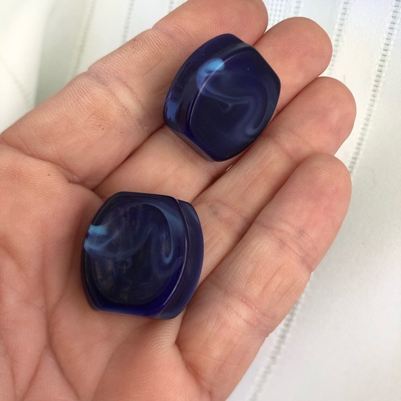 Vtg Blue Marbled Lucite Clip-On Earrings - Picture 8 of 8